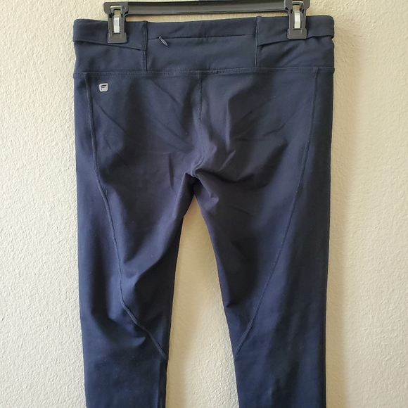 Fabletics | Trinity High-Waist Utility Ankle Length Legging Back Zip Pocket • M - Picture 4 of 8